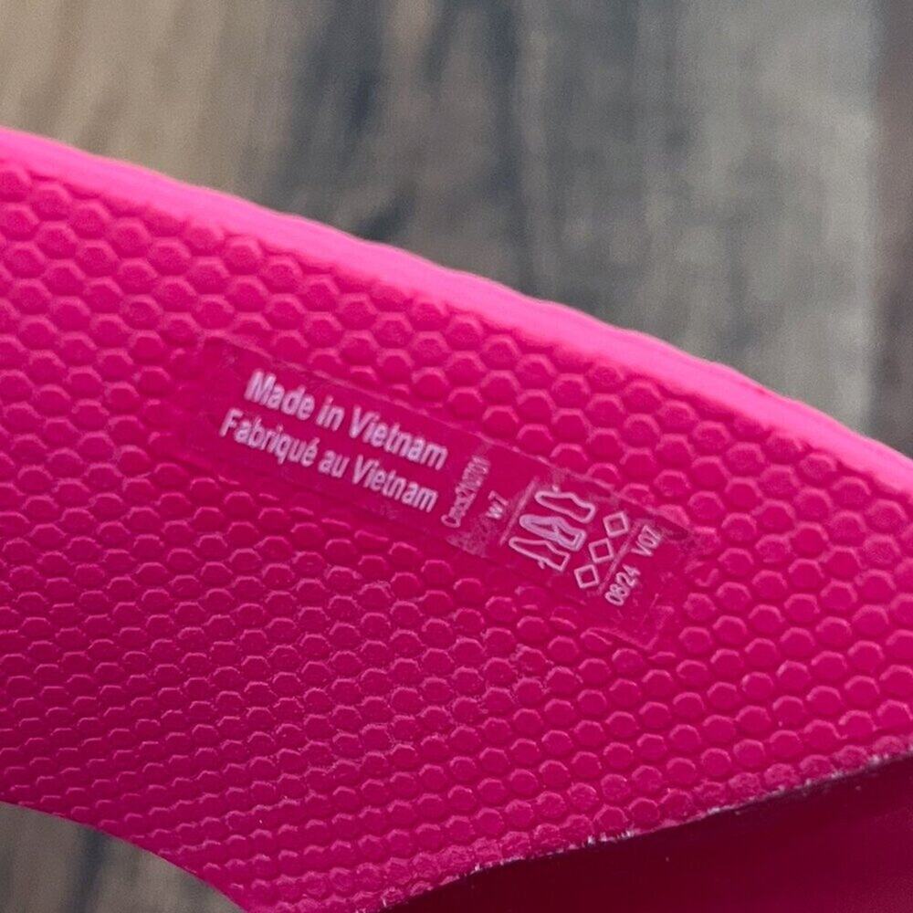 Crocs Getaway Groove Chunky Platform Sandal Strappy Size 7 Dragon Fruit Pink - Picture 13 of 14